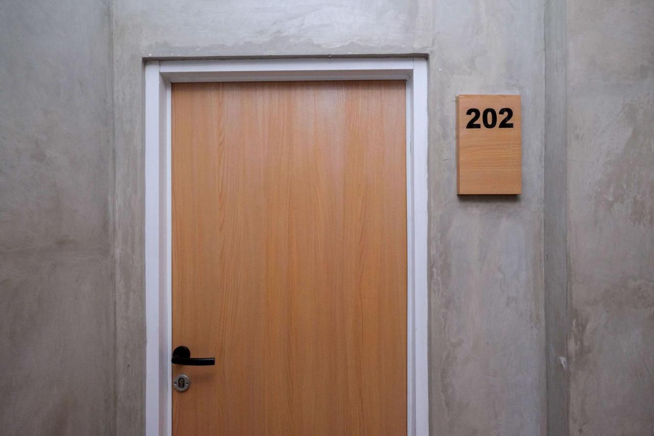 Urbanview Hotel Syariah Artamara Tegal By Reddoorz Buitenkant foto